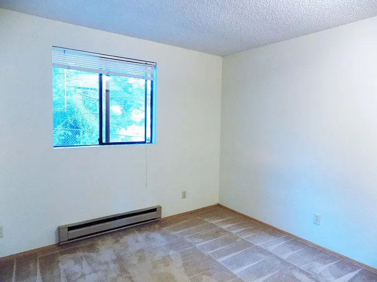 Woodside Condos "M" — Photo 14