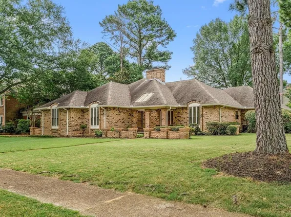 6677 Neshoba Rd, Memphis, TN 38120