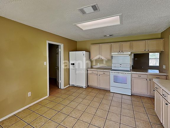 4th image of 1000 Silverstone Ln
