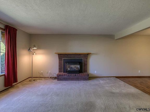 4th image of 910 Sand Piper Ct NE