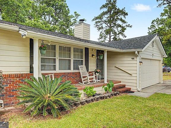 2nd image of 154 Azalea Ave