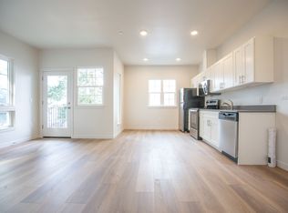 Woodburn Six-Plex, Woodburn, OR 97071