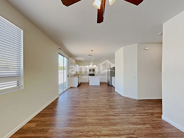 7008 S 38th Ln — Photo 6