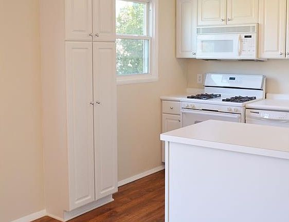 5th image of 5525 Pond Ct