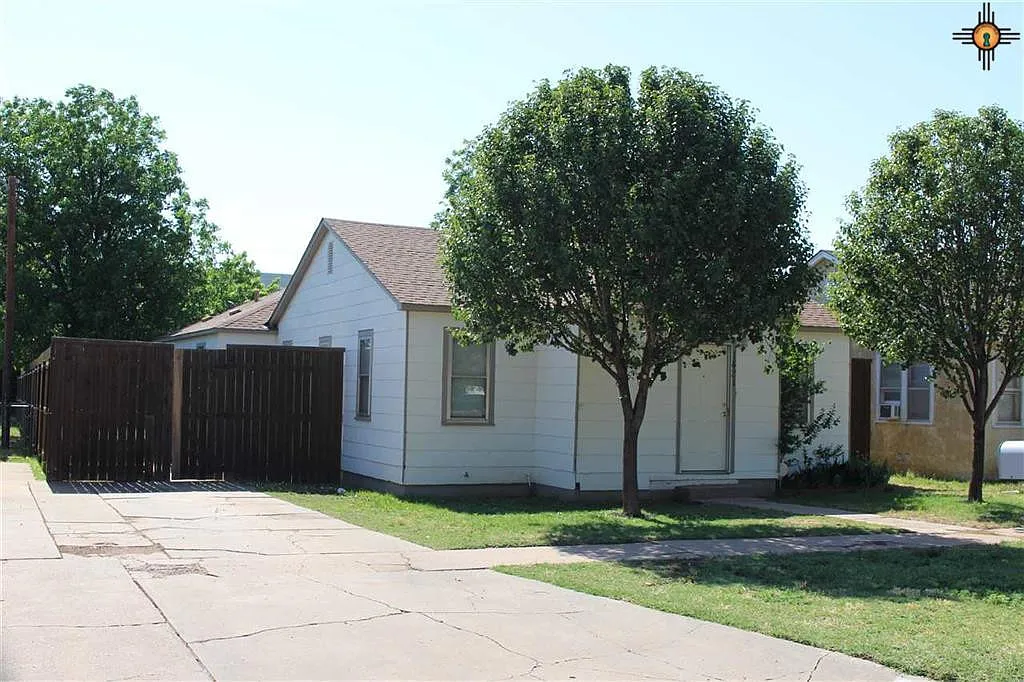 1421 Ross St. — Photo 1