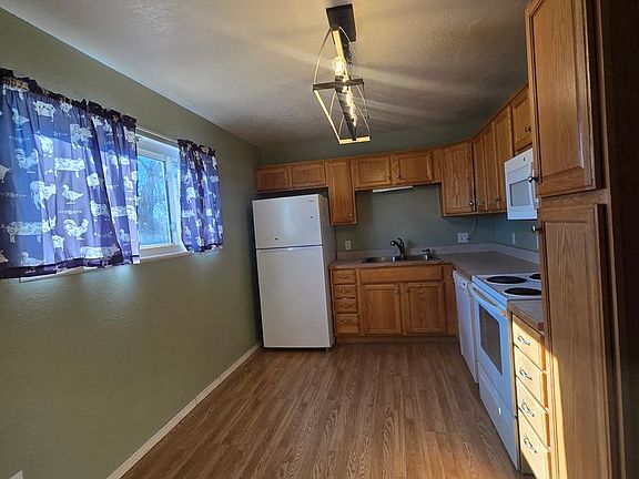 3rd image of 2821 Duckworth Ave