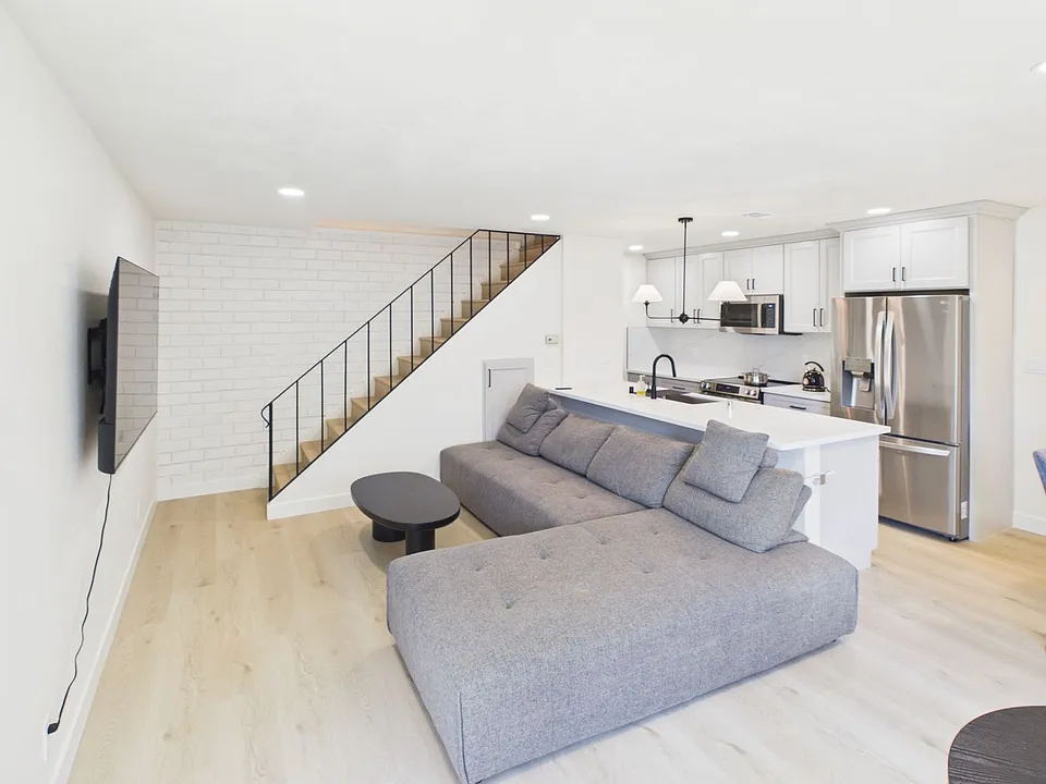 9059 Pinata Way #2