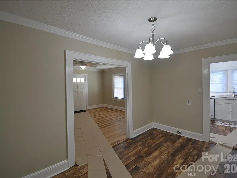 800 Arbor St NE — Photo 8