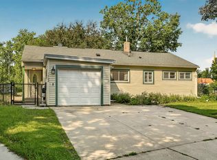 1402 Damon Ct SE, Rochester, MN 55904