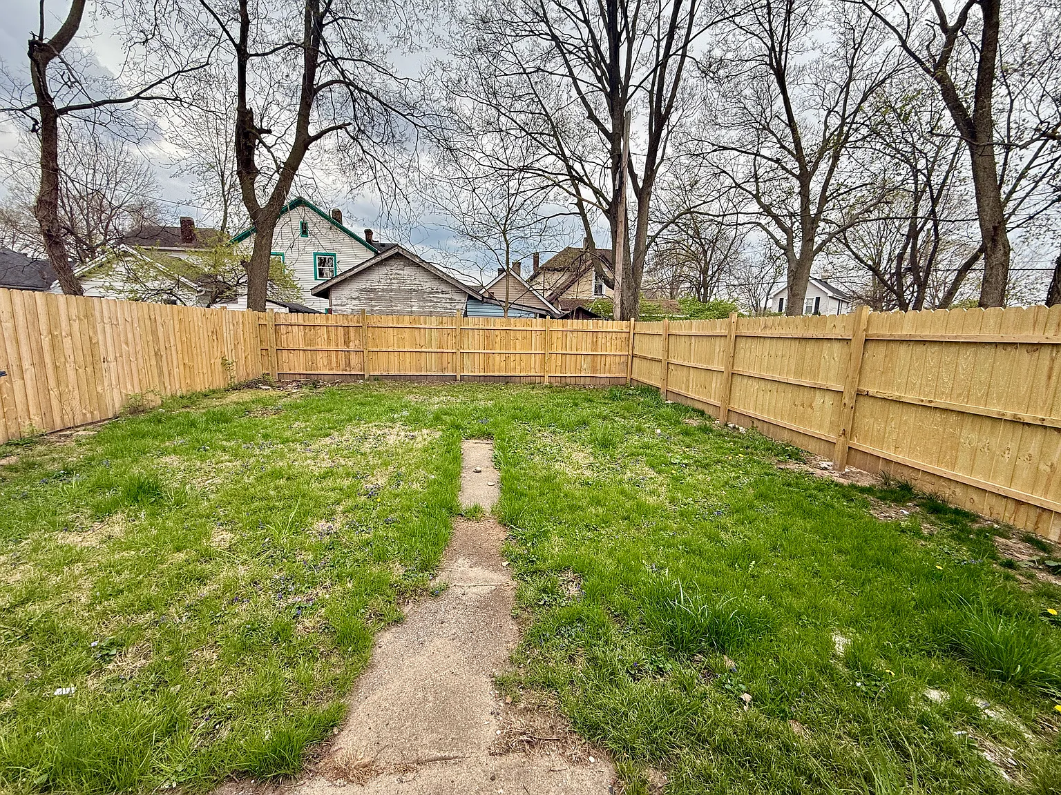 2 bed, 1016 sqft, $1,300 — Photo 3