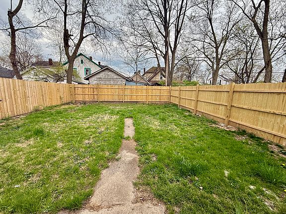 3rd image of 218 Clover St #218