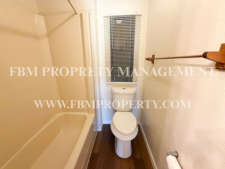 633 Mosley Rd — Photo 14