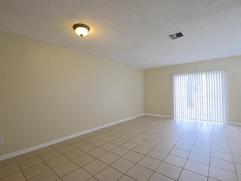 Living Room/Dining area