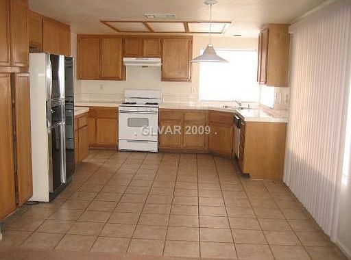 2nd image of 1401 Black Hills Way