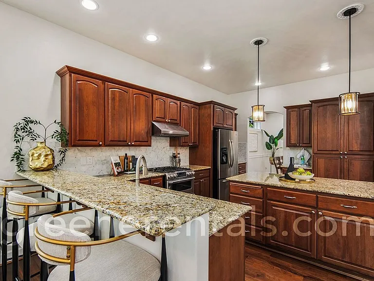 9016 Merrill Ct NE — Photo 9