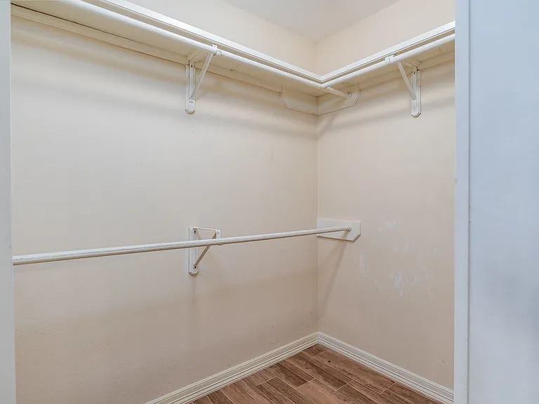 3818 Oregon Dr — Photo 10