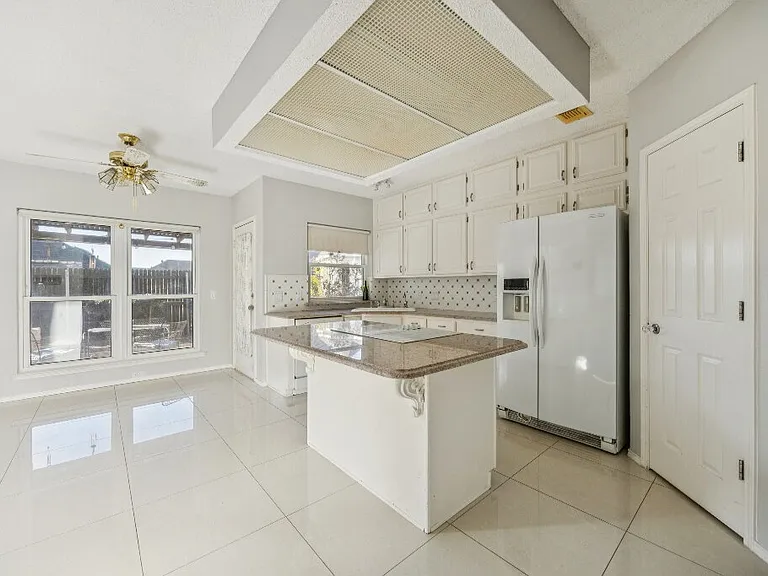 709 Bridget Way — Photo 10