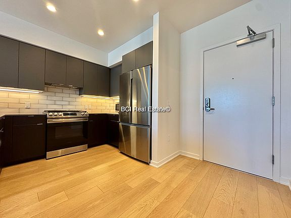 3rd image of 200 Linden Ave #71300