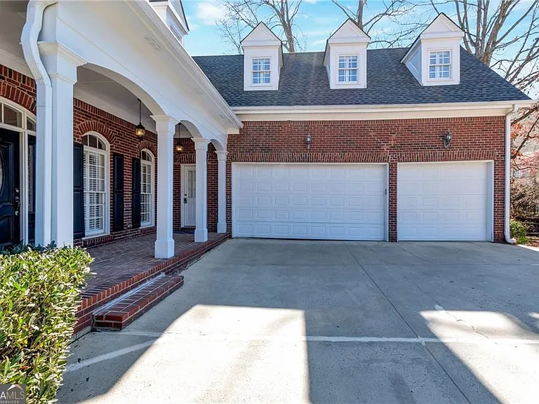 115 Wolf Willow Ct — Photo 3