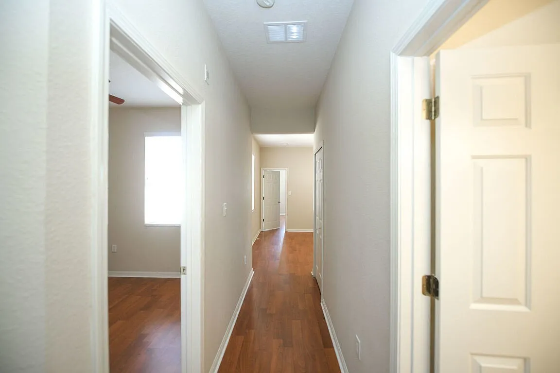 3791 Parkridge Cir — Photo 4