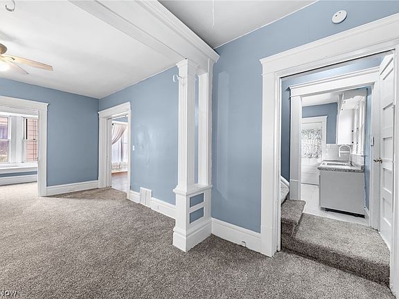 5th image of 247 Rhodes Ave