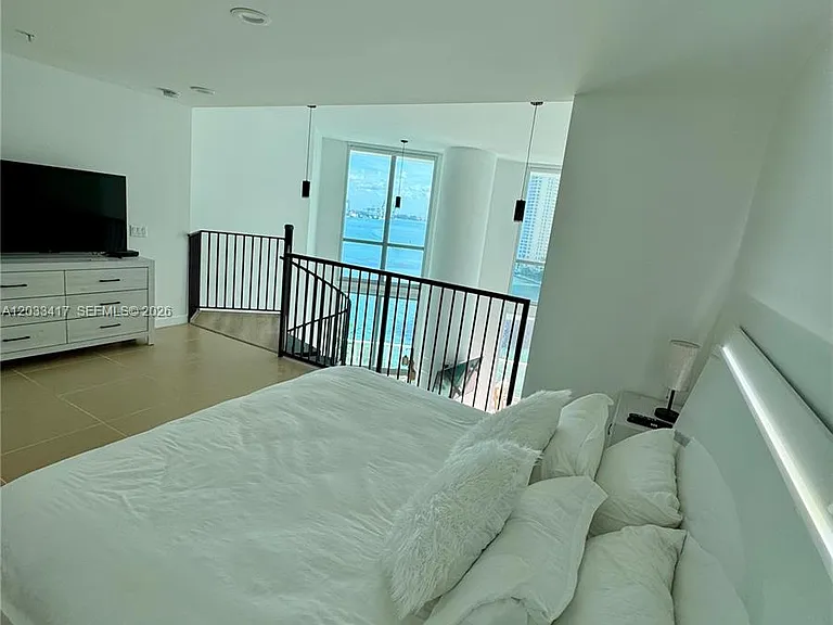 300 S Biscayne Blvd #L-1218 — Photo 35