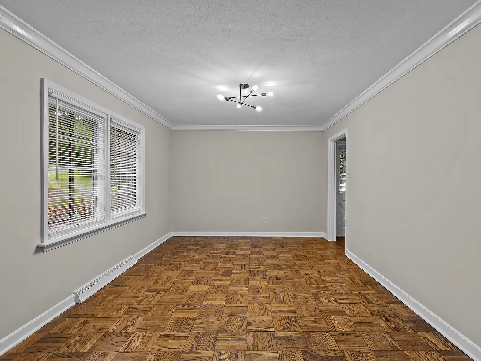 3 bed, 2172 sqft, $3,600 — Photo 4