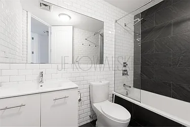 Rented by R New York