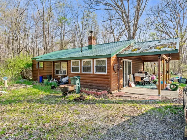 130 Lonesome Trail Rd, Acme, PA 15610