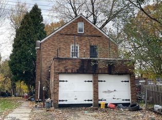 10416 Park Heights Rd, Cleveland, OH 44104