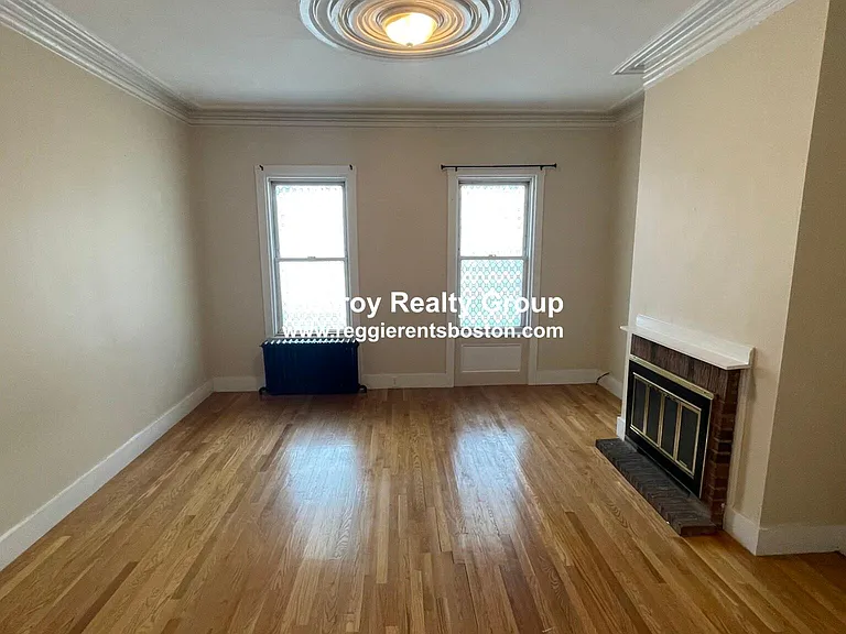 381 Dorchester St #1AV — Photo 3