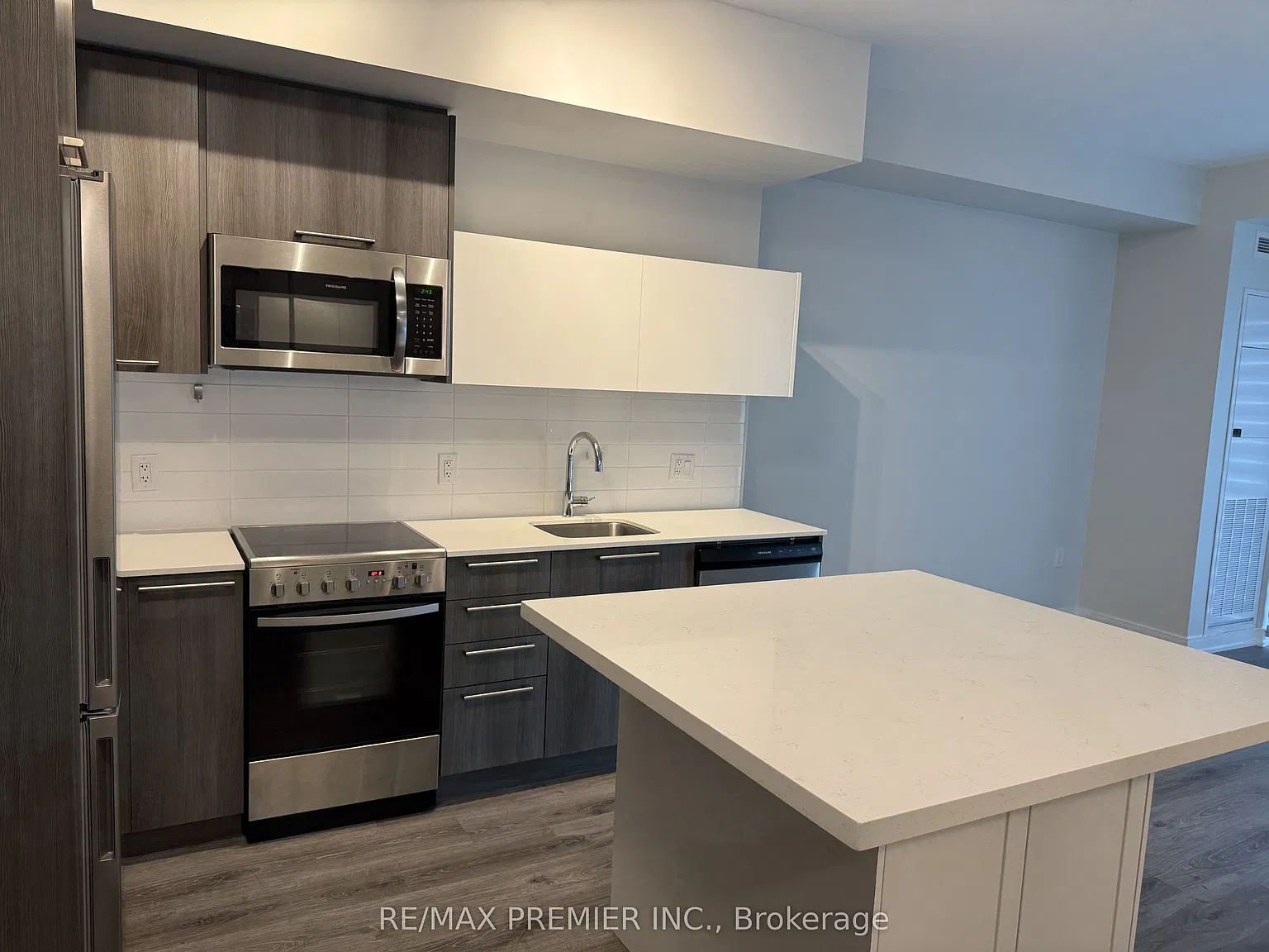 Queensview — Photo 3