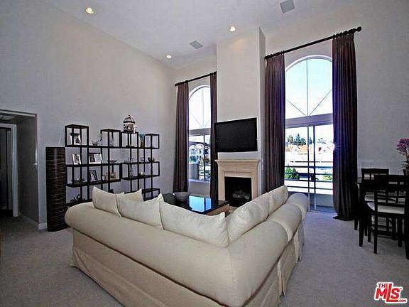 2nd image of 1160 Granville Ave APT 111