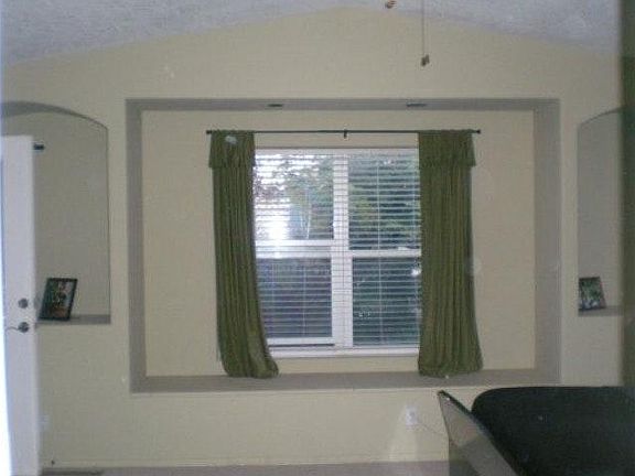 3rd image of 6430 Monahiti Pl NE