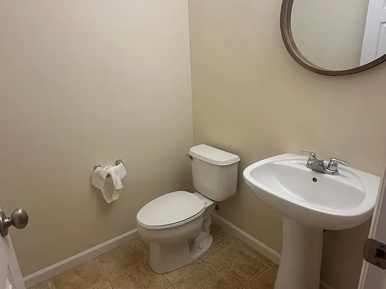 4315 Freemont St NE — Photo 16