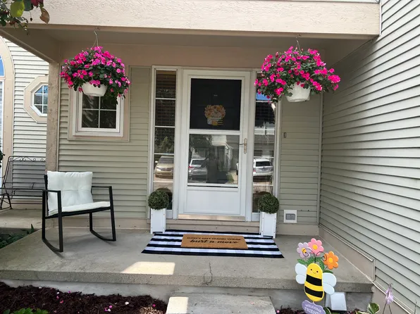 683 Liberty Pointe Dr #683, Ann Arbor, MI 48103