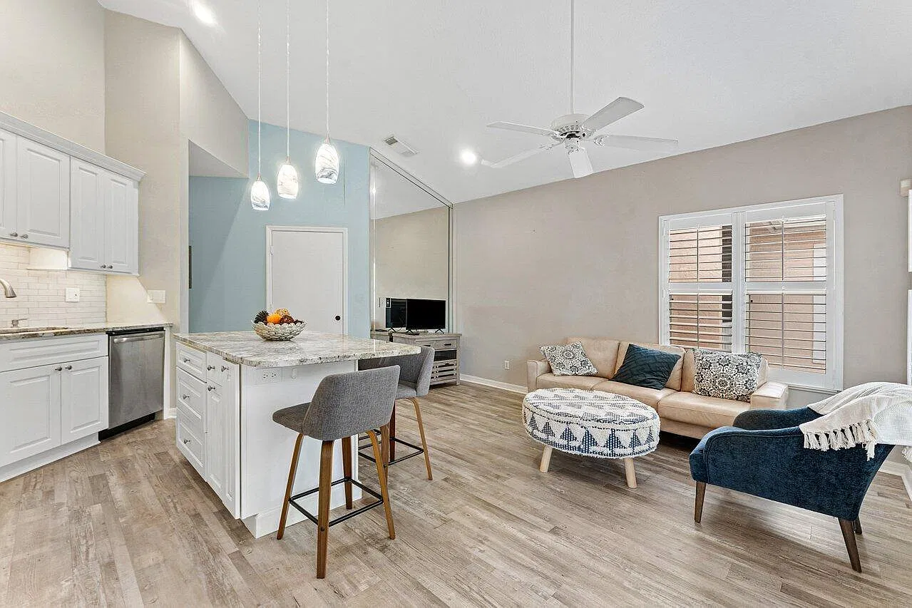 1 bed, 1.0 bath, 900 sqft, $1,950 — Photo 4
