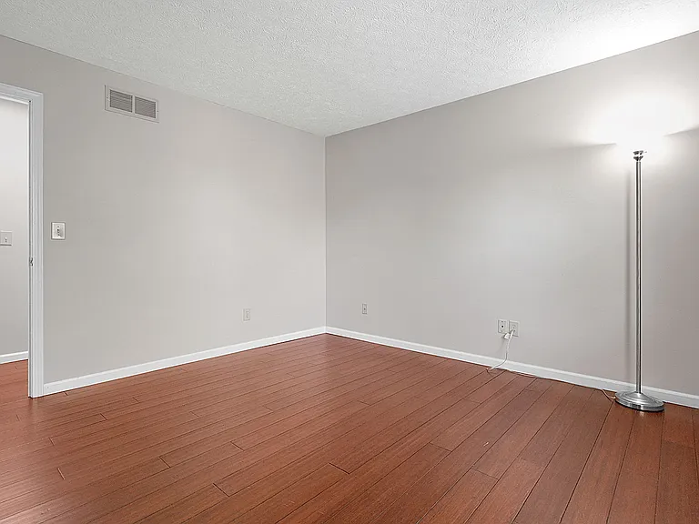 7961 Pinehill Rd — Photo 4