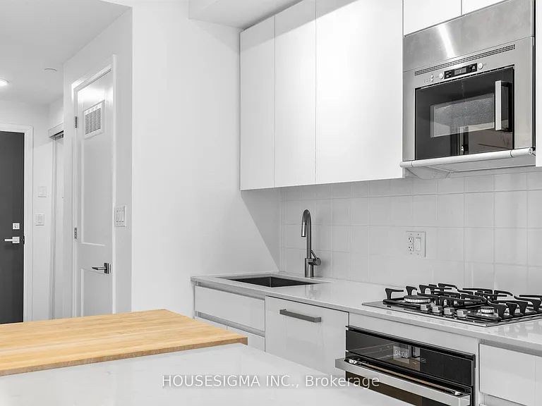 430 Roncesvalles Ave #215 — Photo 9
