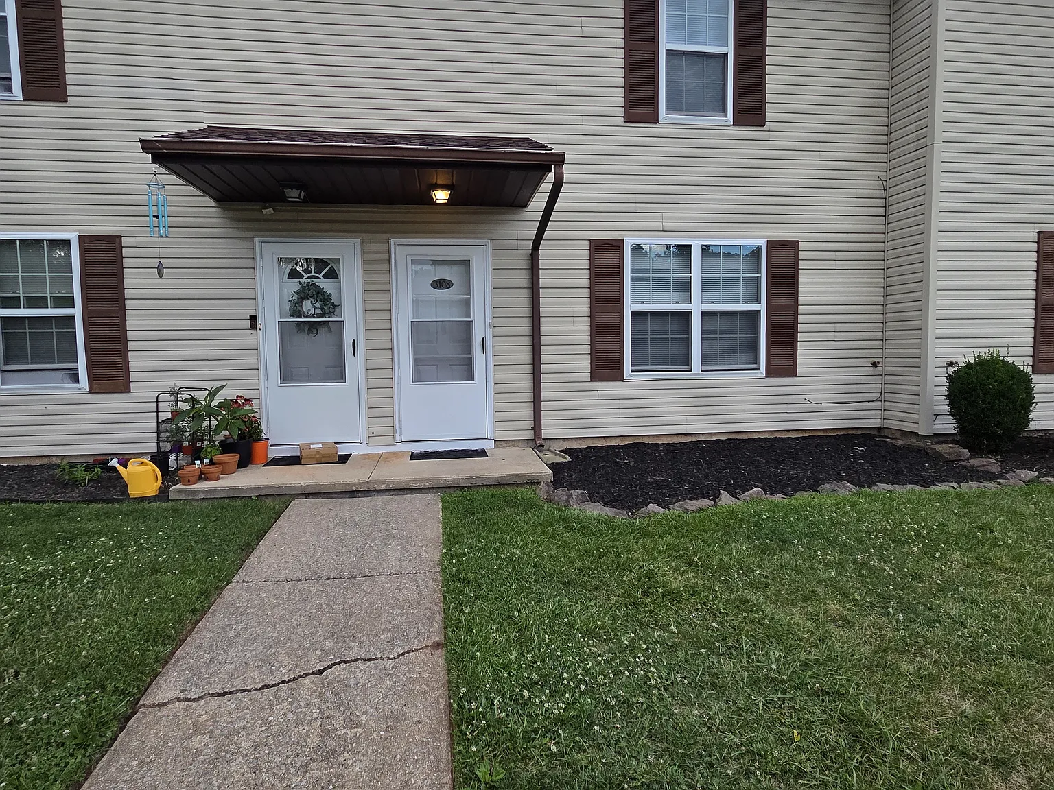 2 bed, 1.5 bath, 1120 sqft, $1,295 — Photo 1