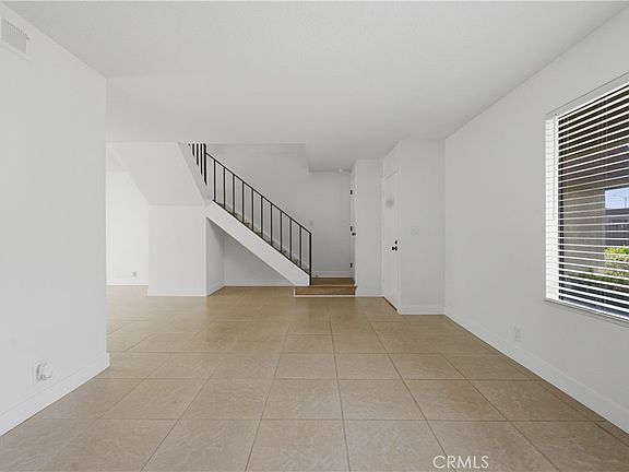 4th image of 8164 Laguna Ct
