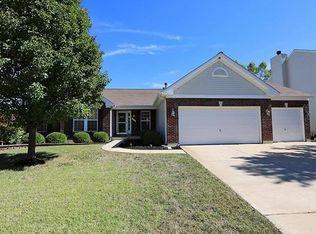 710 Brook Manor Ct, Lake Saint Louis, MO 63367