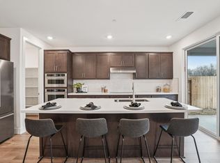 903 Porter Dr, Roseville, CA 95678