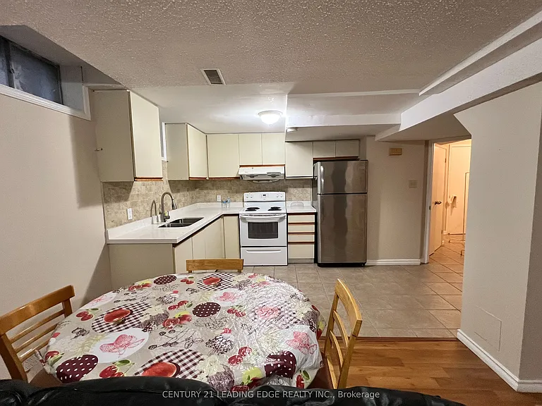 35 Irenemount Cres #BASEMENT — Photo 7