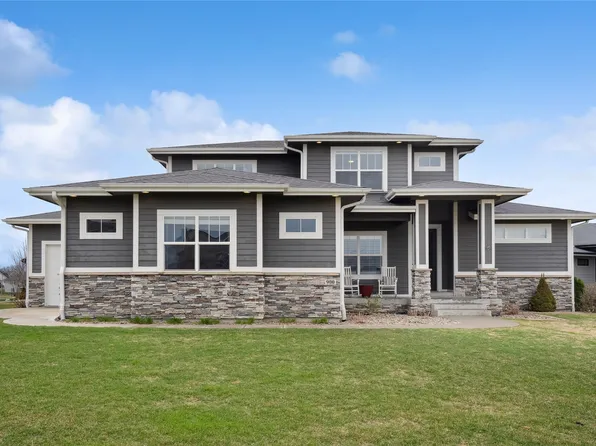 900 NE Fox Valley Ct, Waukee, IA 50263