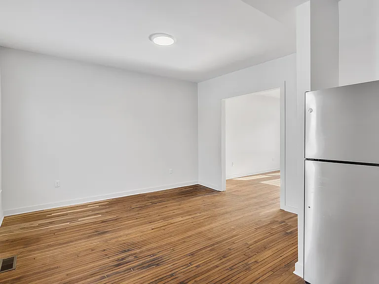 7243 Kercheval Ave #D — Photo 8