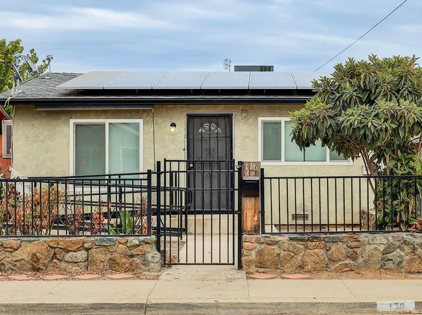 176 N Manzanillo Street, Woodlake, CA 93286