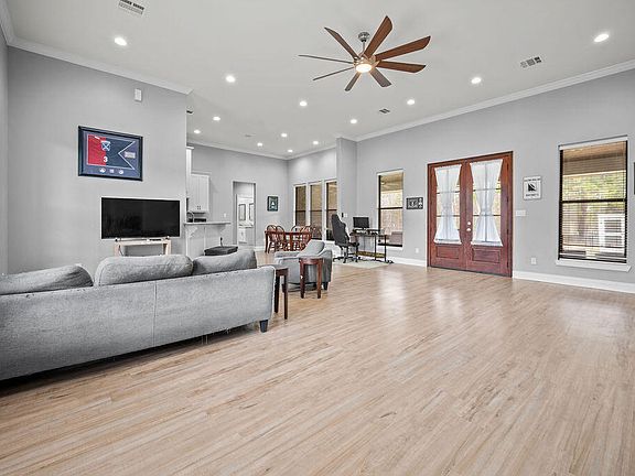 4th image of 3659 Belview Rd