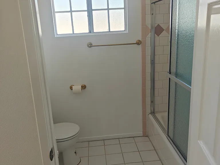234 Roswell Ave — Photo 26
