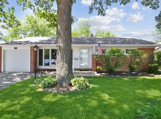 1028 Dell Rd, Northbrook, IL 60062